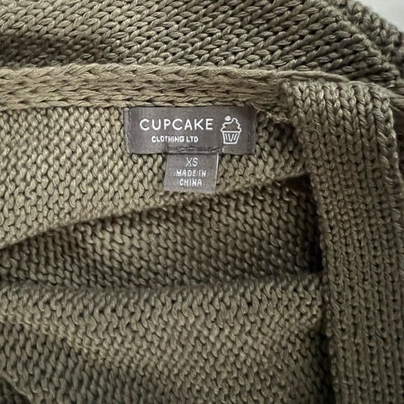 Francesca’s Twist Back Long Sleeve Sweater – Olive Green – Size XS - Picture 3 of 3